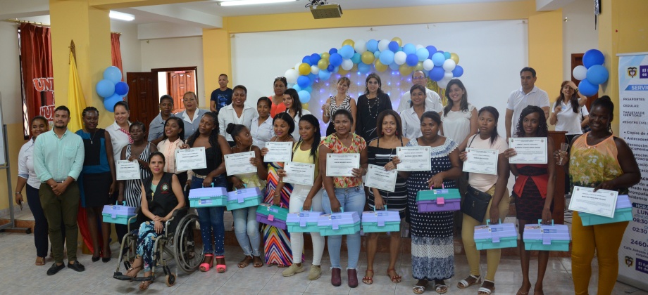 El Consulado de Colombia en Esmeraldas llevó a cabo a la ceremonia de graduación del curso de capacitación 