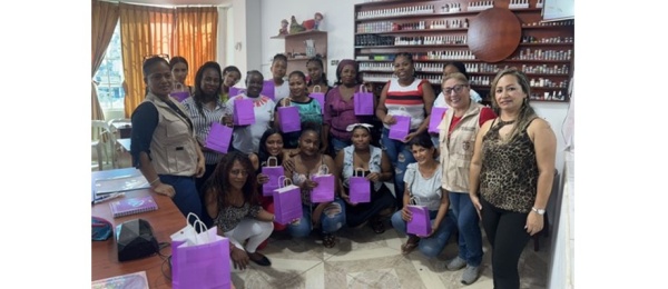 Inicia con éxito curso de uñas acrílicas para mujeres víctimas en San Lorenzo