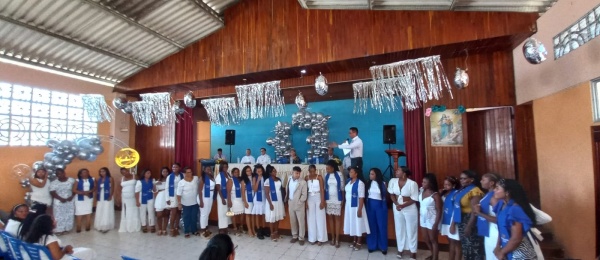 Ceremonia de cierre del proyecto de formación artesanal certificada para mujeres víctimas en Esmeraldas
